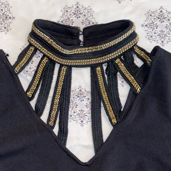 Detail Neckline Dress - Picture 2 of 3